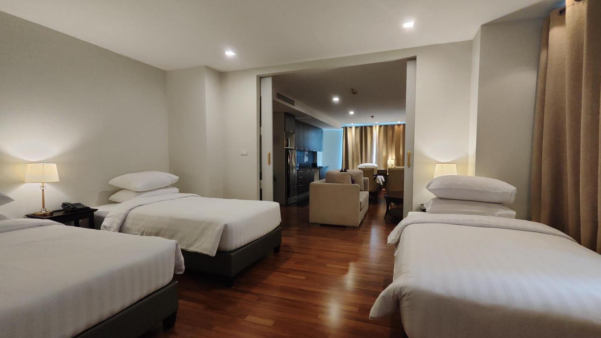 The Bless Hotel And Residence Bangkok Extérieur photo